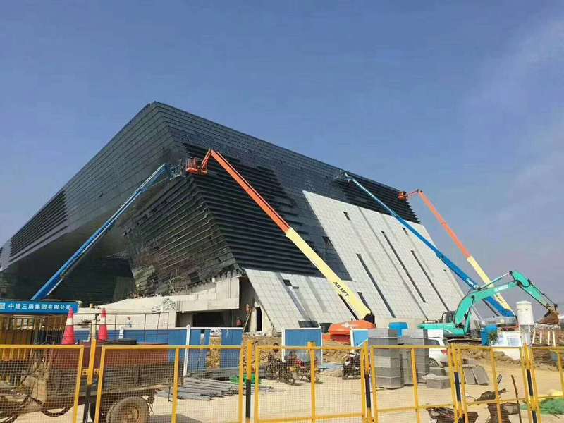 自行走高空作業(yè)平臺